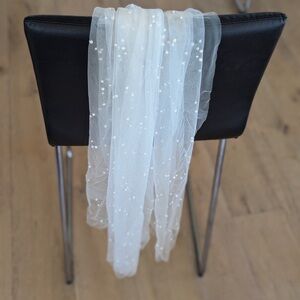 A.B. Ellie Roesia Pearl Fingertip Veil